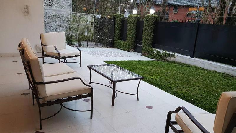 Casa Franca - Bed And Breakfast En San Isidro - Habitaciones - Piscina Exterior foto